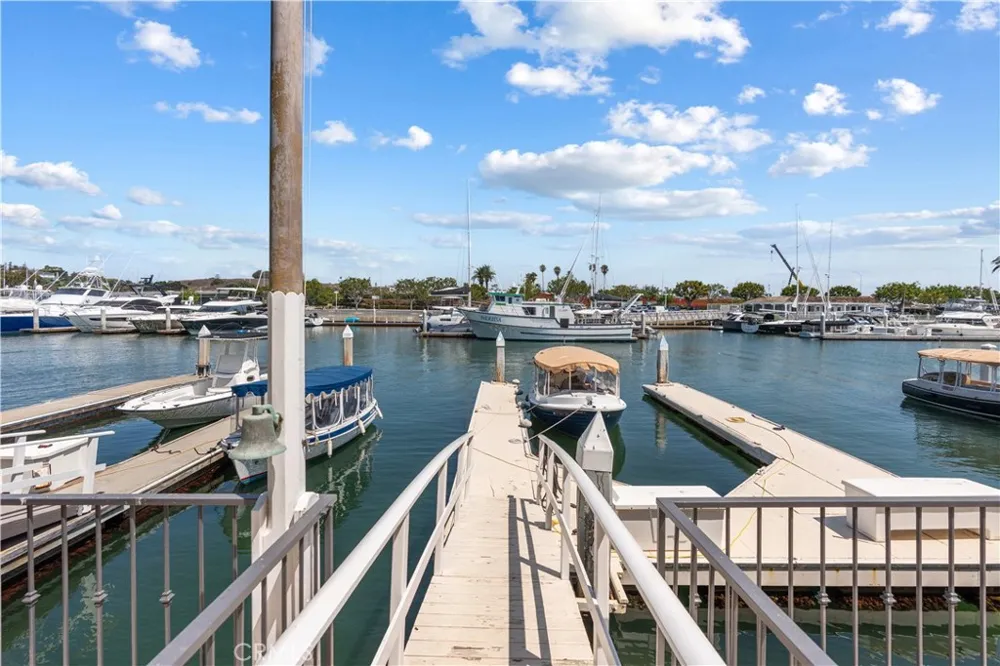 94 Linda Isle Newport Beach, CA 92660