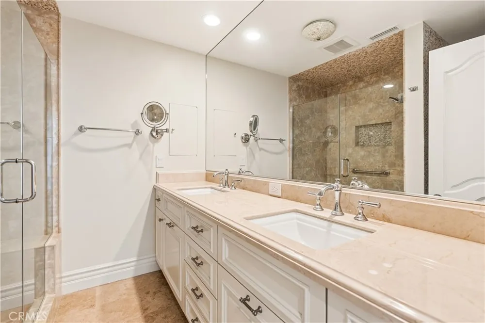 94 Linda Isle Newport Beach, CA 92660