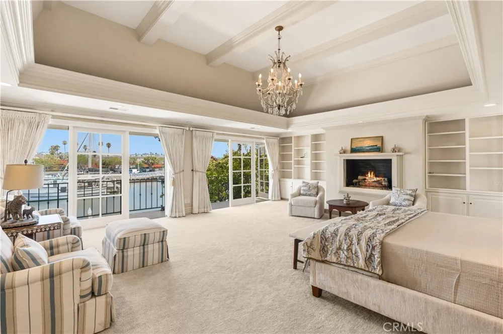 94 Linda Isle Newport Beach, CA 92660