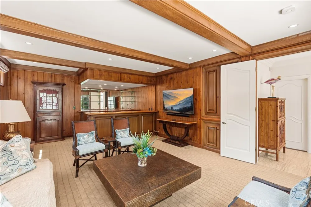 94 Linda Isle Newport Beach, CA 92660