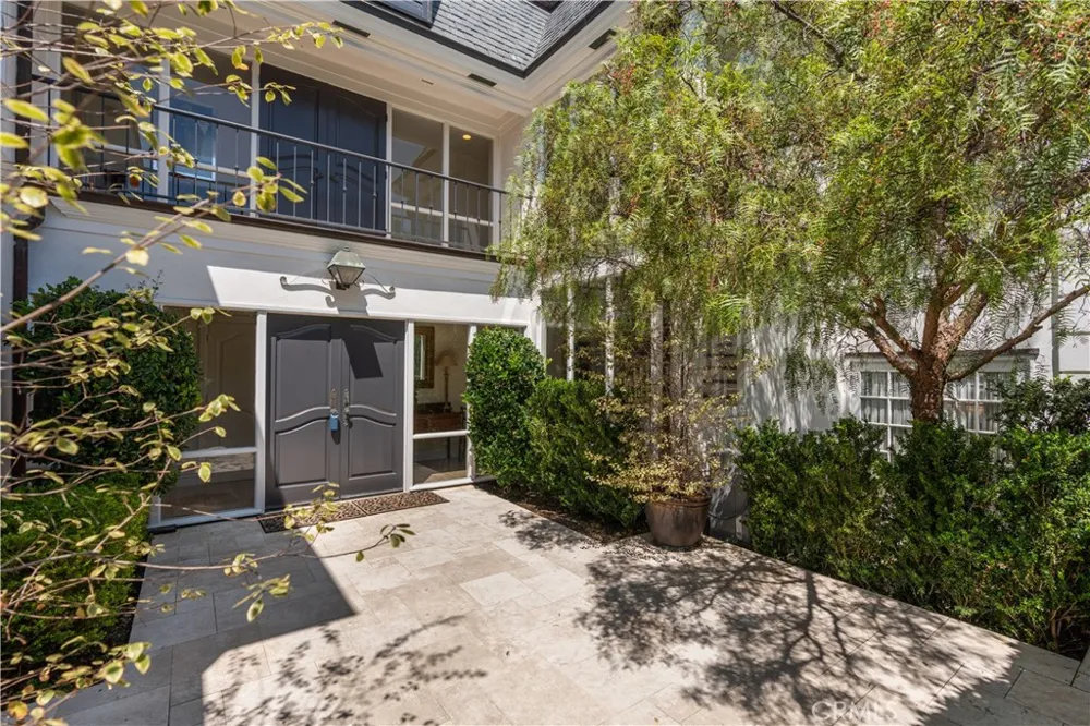 94 Linda Isle Newport Beach, CA 92660