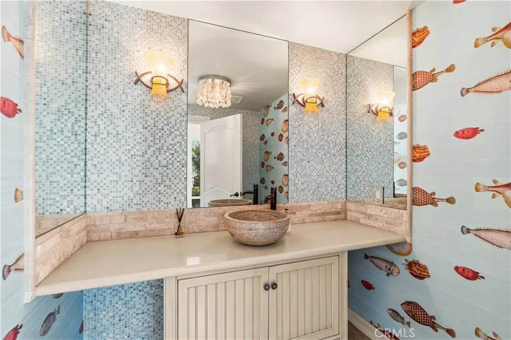 94 Linda Isle Newport Beach, CA 92660