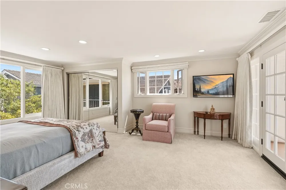 94 Linda Isle Newport Beach, CA 92660