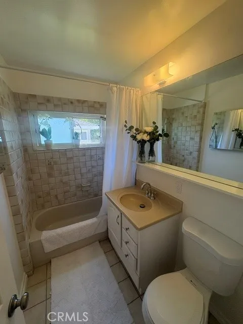 223 Lillian Costa Mesa, CA 92627