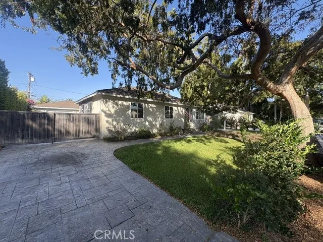 223 Lillian Costa Mesa, CA 92627