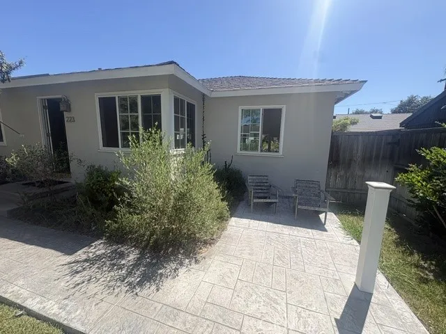 223 Lillian Costa Mesa, CA 92627
