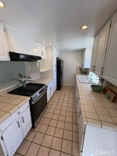 223 Lillian Costa Mesa, CA 92627