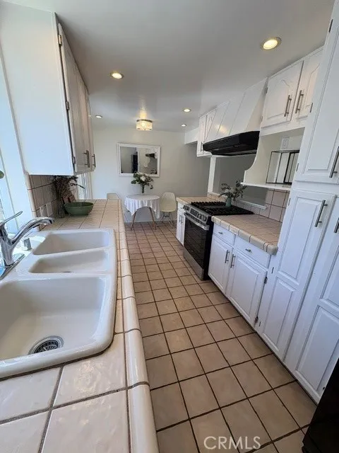 223 Lillian Costa Mesa, CA 92627