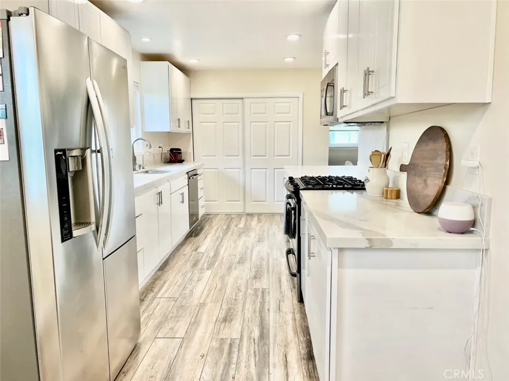 348 22nd Street Costa Mesa, CA 92627