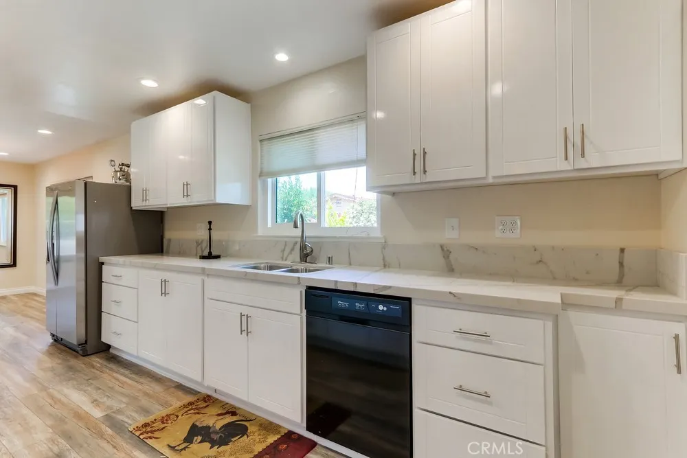 348 22nd Street Costa Mesa, CA 92627
