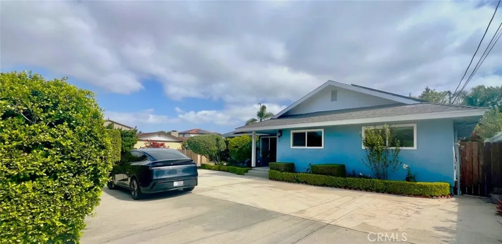 348 22nd Street Costa Mesa, CA 92627
