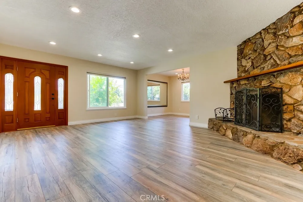 348 22nd Street Costa Mesa, CA 92627