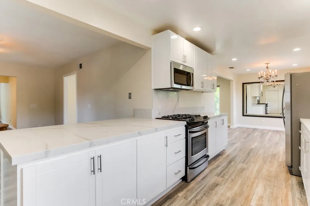 348 22nd Street Costa Mesa, CA 92627