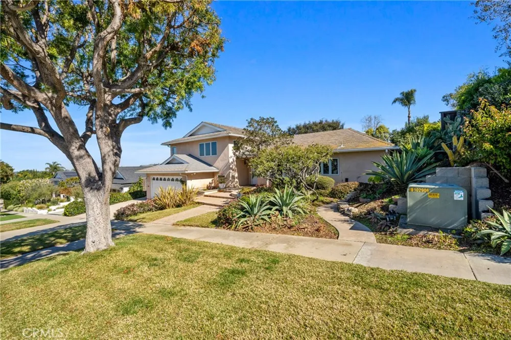 732 Bison Newport Beach, CA 92660