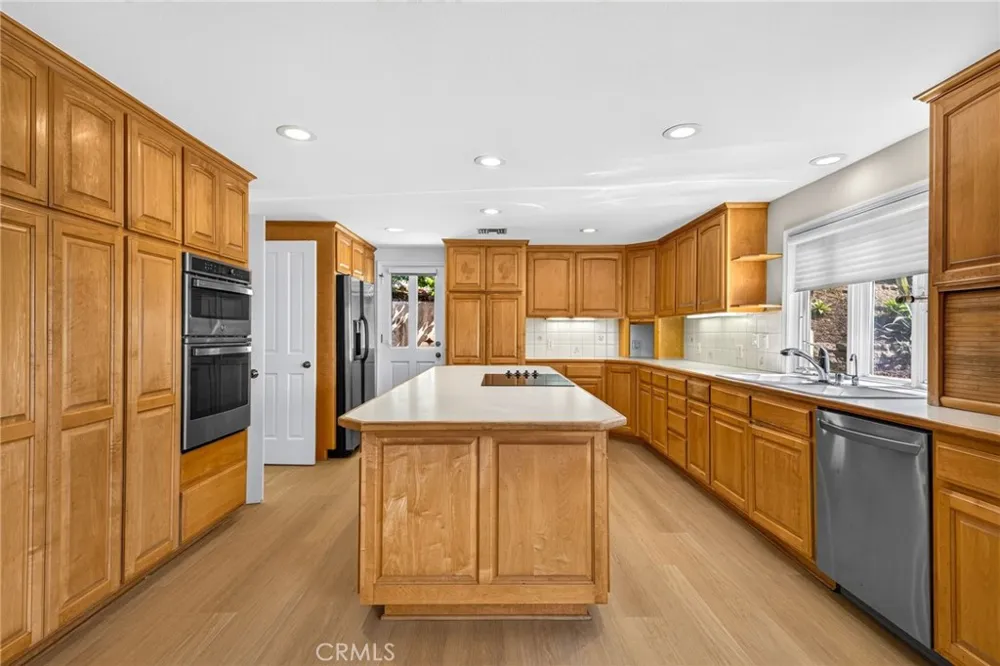732 Bison Newport Beach, CA 92660