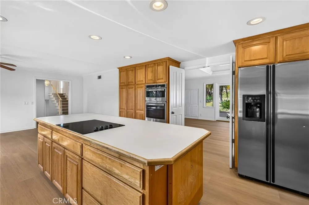 732 Bison Newport Beach, CA 92660
