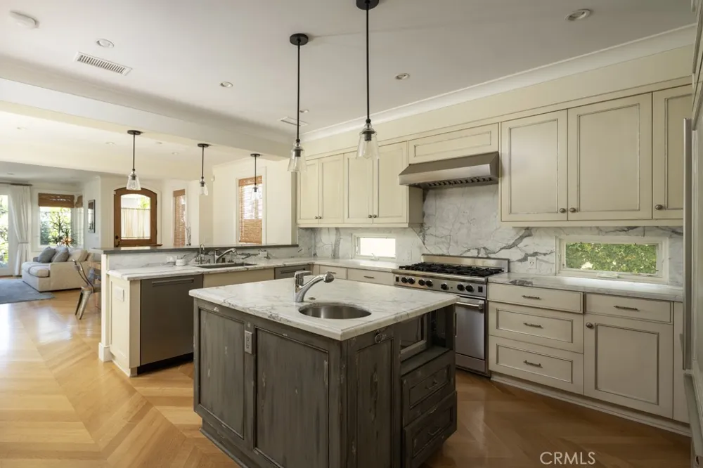 512 Avocado Avenue Corona del Mar, CA 92625