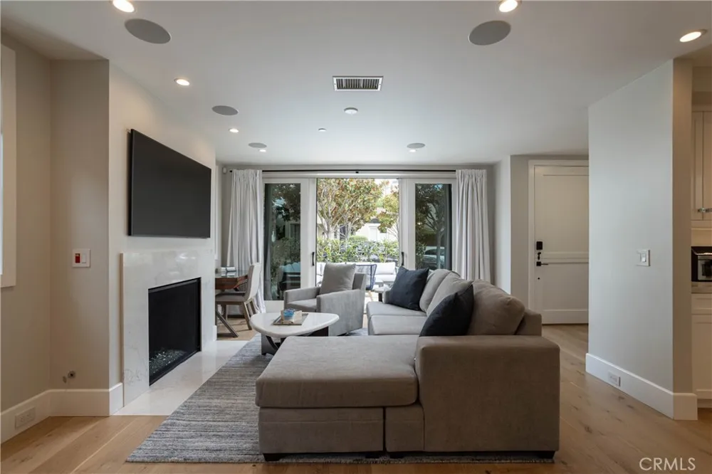 711 Marigold Avenue Corona del Mar, CA 92625