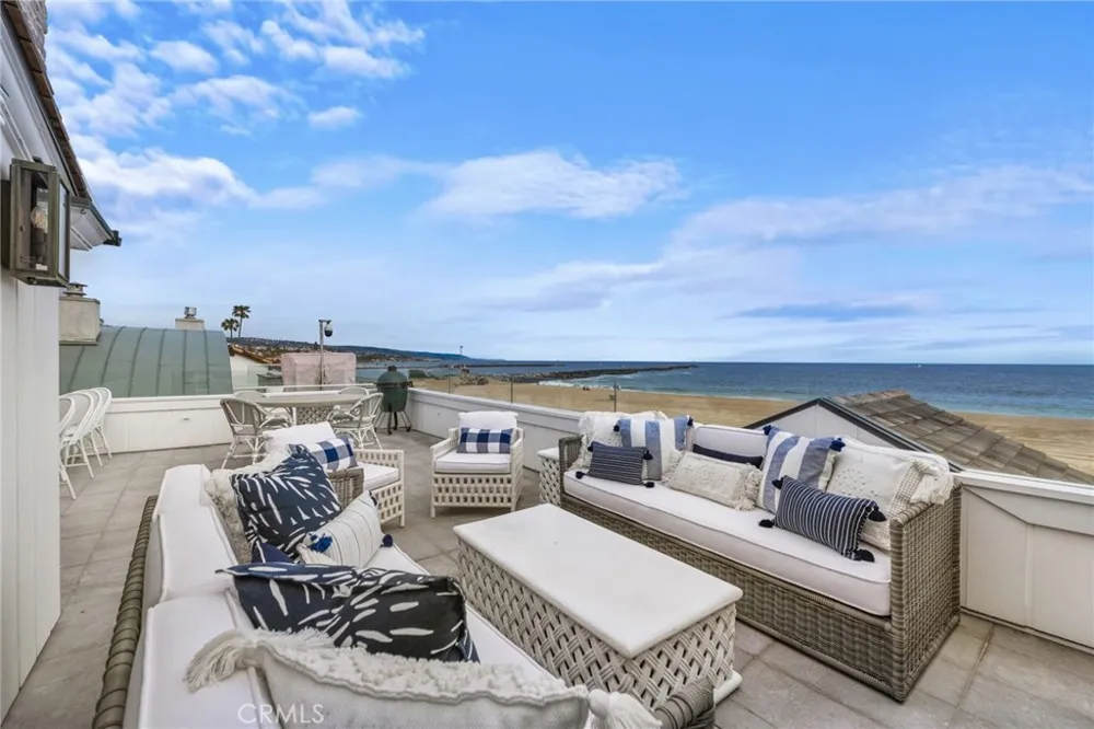 2148 E Oceanfront Newport Beach, CA 92661