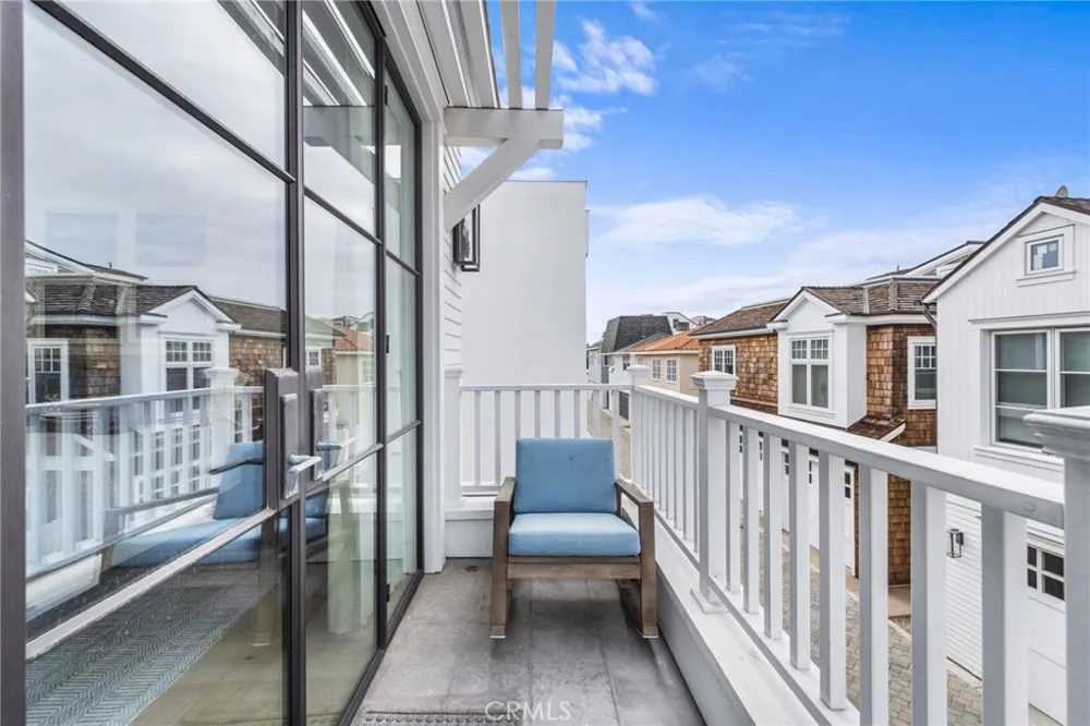 2148 E Oceanfront Newport Beach, CA 92661