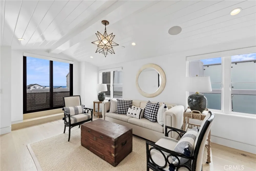 2148 E Oceanfront Newport Beach, CA 92661