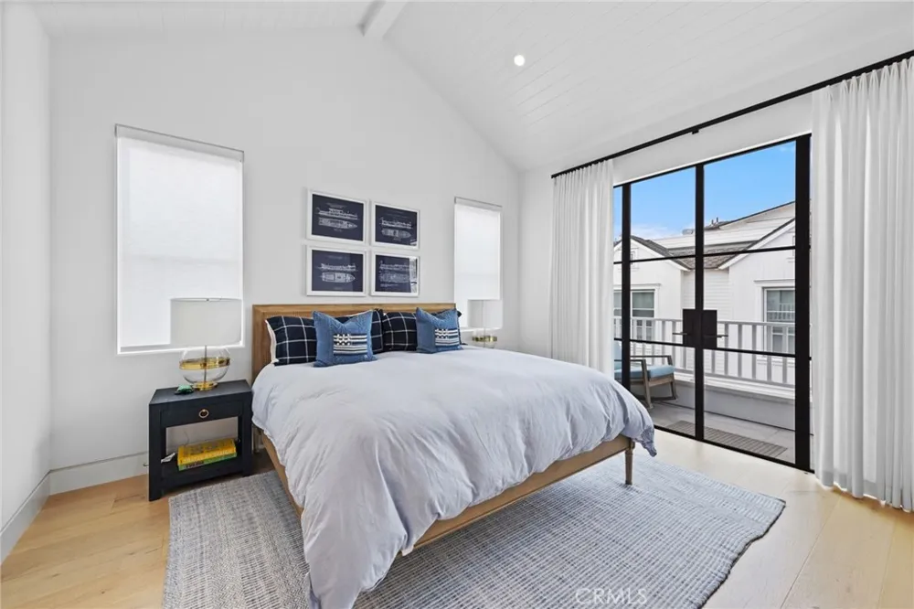 2148 E Oceanfront Newport Beach, CA 92661