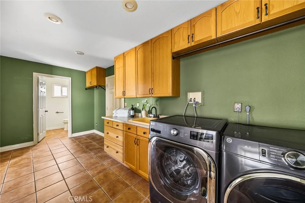 5955 Whispering Oaks Way Paso Robles, CA 93446