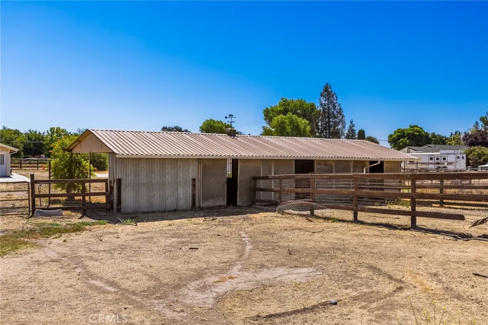 5955 Whispering Oaks Way Paso Robles, CA 93446