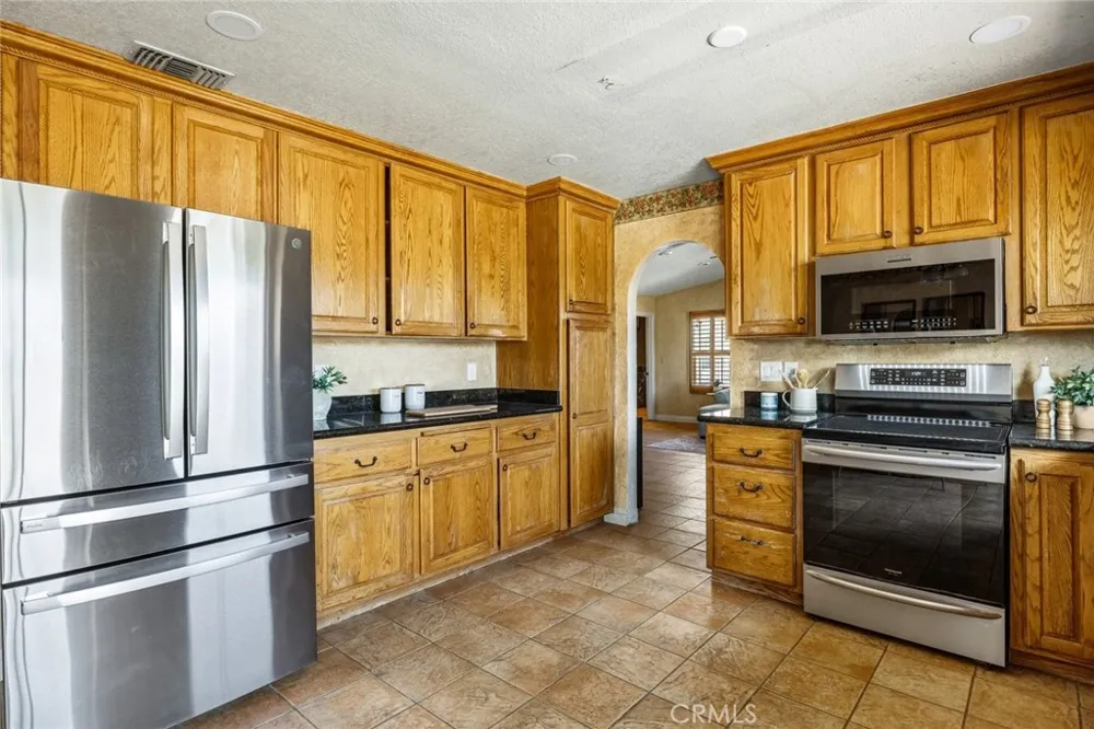5955 Whispering Oaks Way Paso Robles, CA 93446