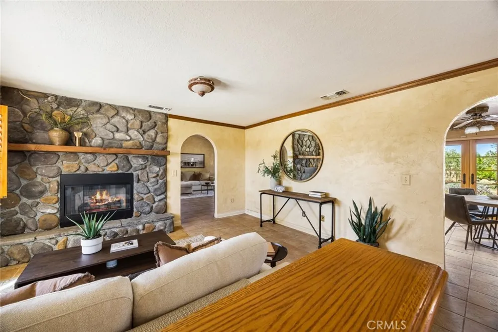 5955 Whispering Oaks Way Paso Robles, CA 93446