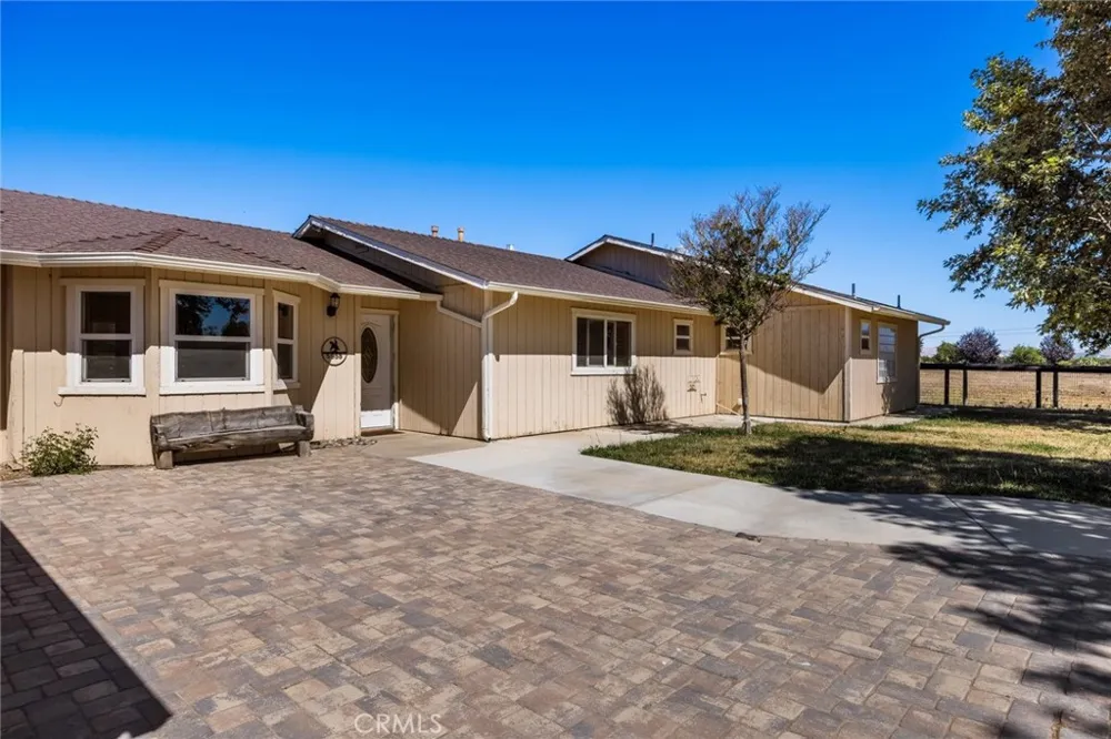 5955 Whispering Oaks Way Paso Robles, CA 93446