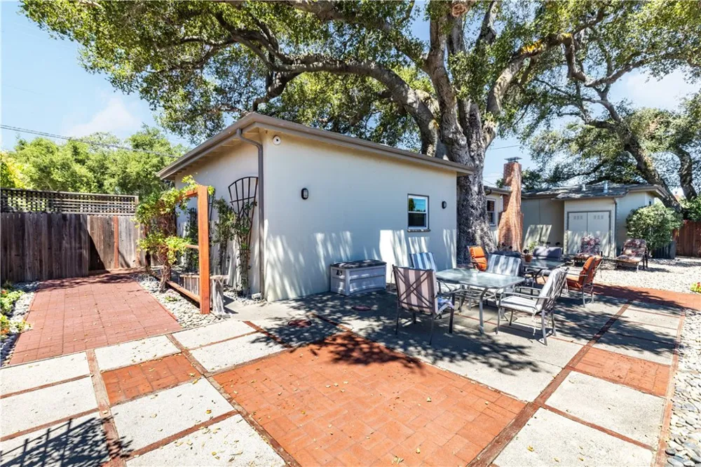 240 Oak Paso Robles, CA 93446