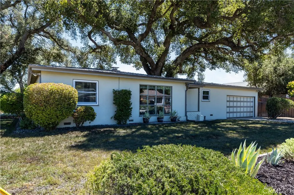 240 Oak Paso Robles, CA 93446