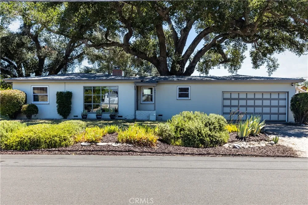 240 Oak Paso Robles, CA 93446