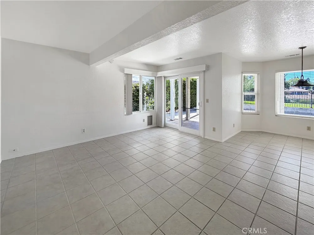 928 Saint Ann Paso Robles, CA 93446