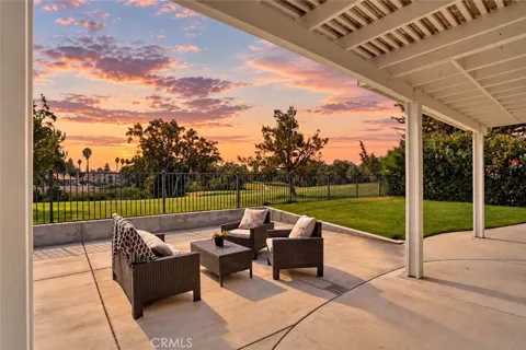 928 Saint Ann