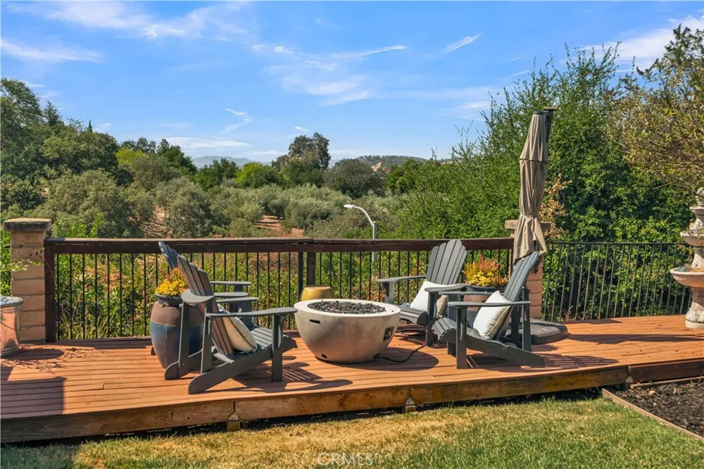 1519 Las Brisas Paso Robles, CA 93446