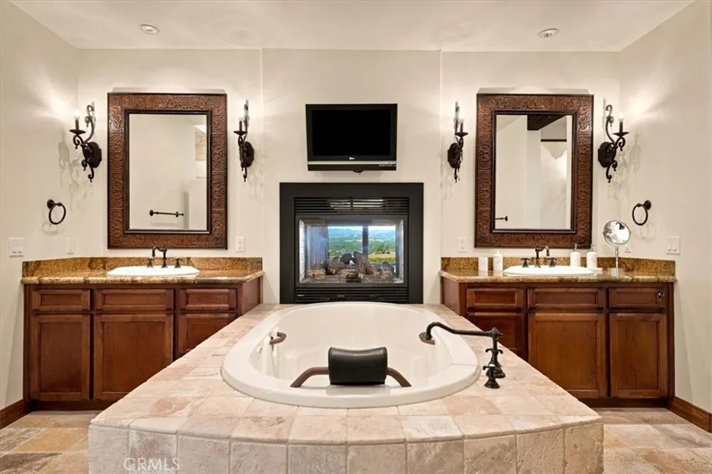 1690 Burnt Rock Templeton, CA 93465