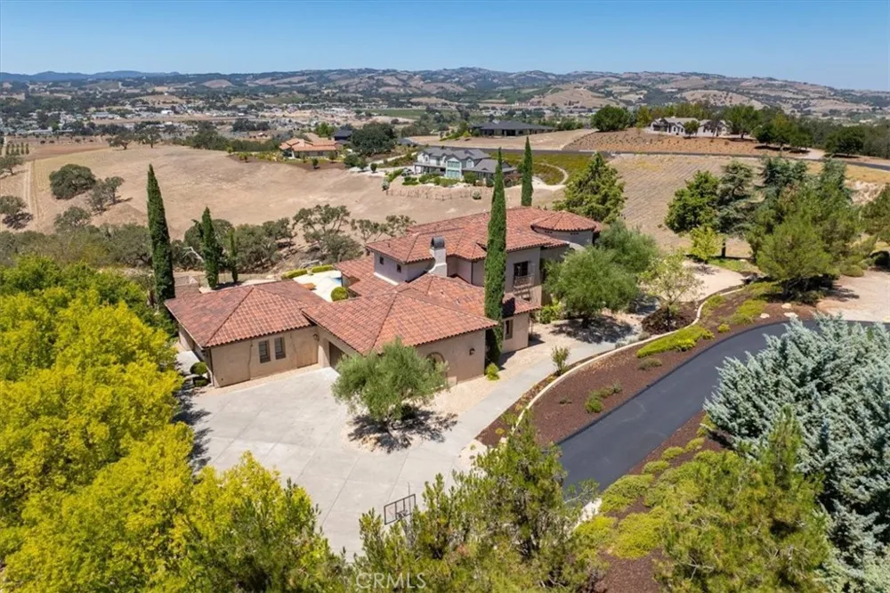 1690 Burnt Rock Templeton, CA 93465