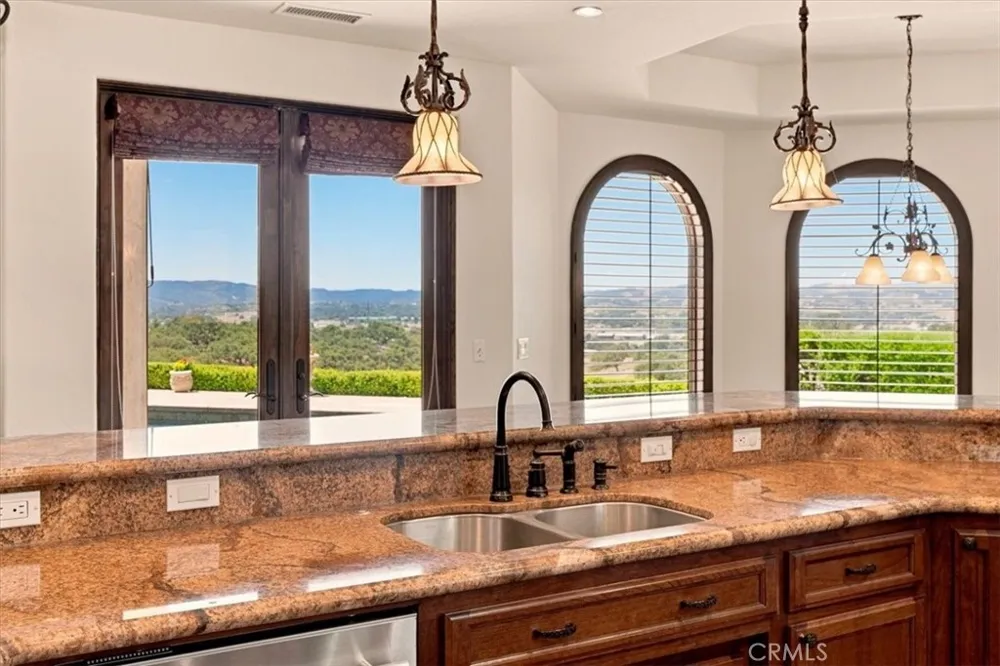 1690 Burnt Rock Templeton, CA 93465