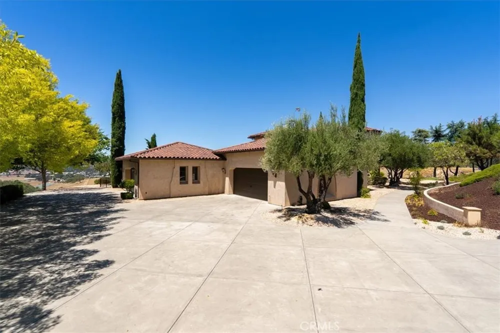 1690 Burnt Rock Templeton, CA 93465