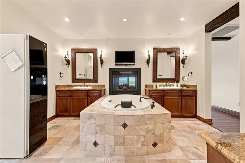 1690 Burnt Rock Templeton, CA 93465