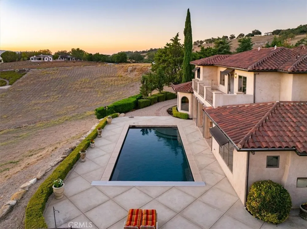 1690 Burnt Rock Templeton, CA 93465