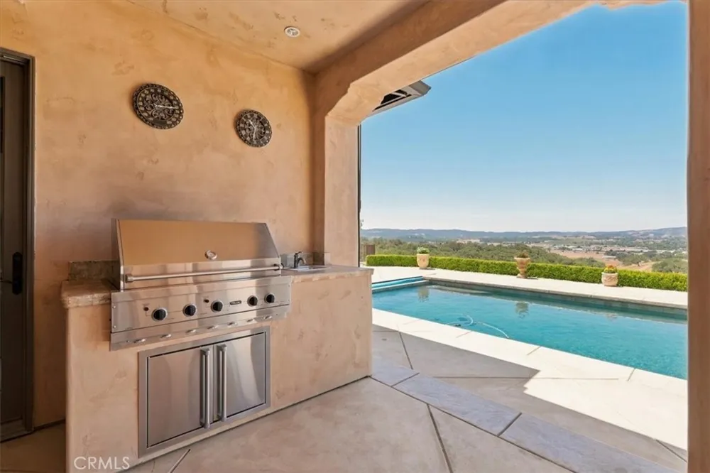1690 Burnt Rock Templeton, CA 93465