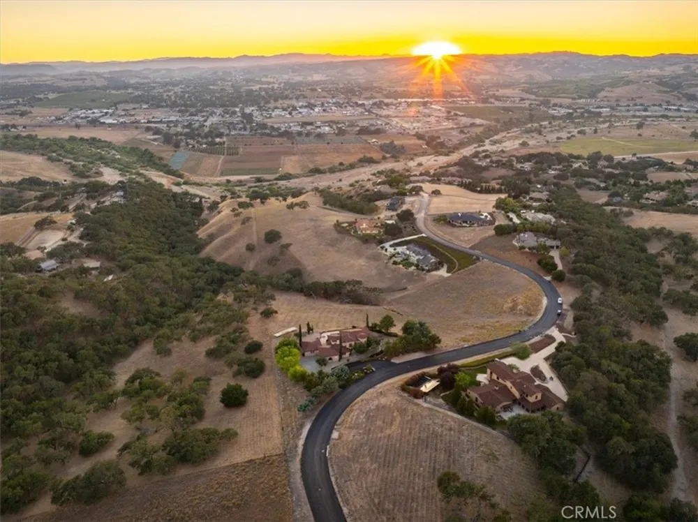 1690 Burnt Rock Templeton, CA 93465