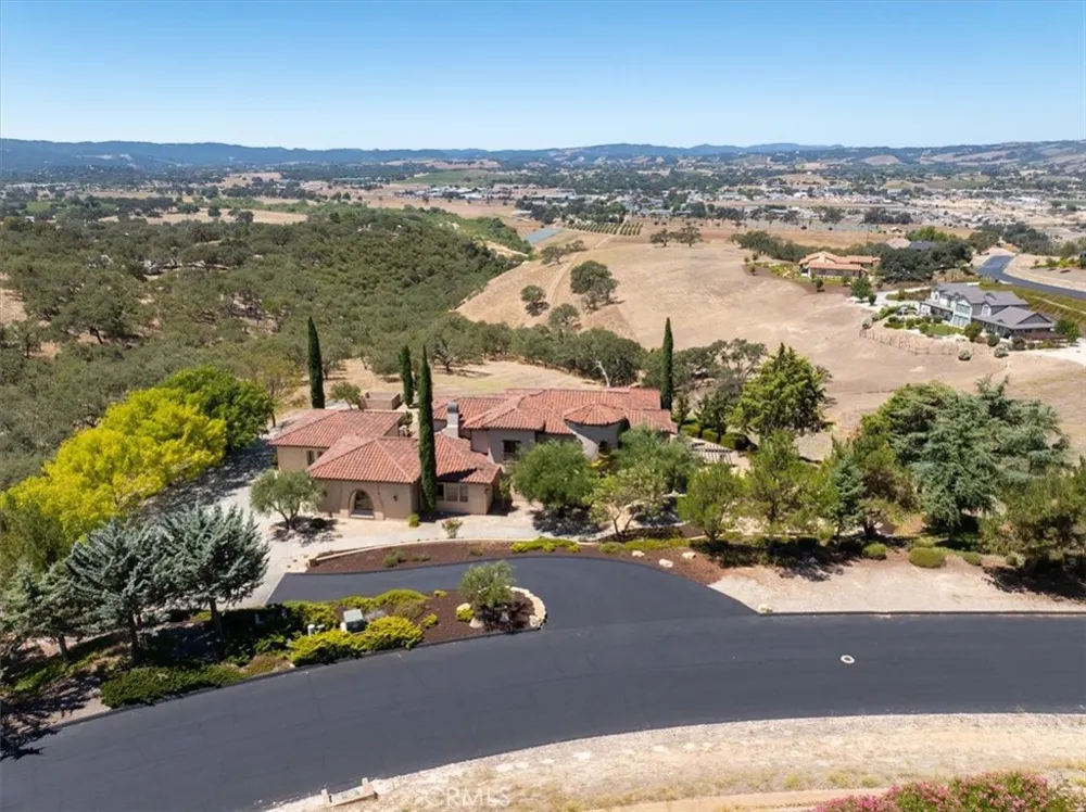 1690 Burnt Rock Templeton, CA 93465