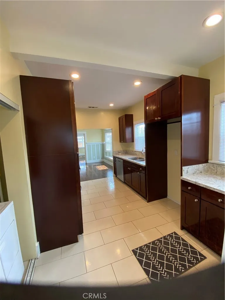 1331 Atlantic Avenue Long Beach, CA 90813