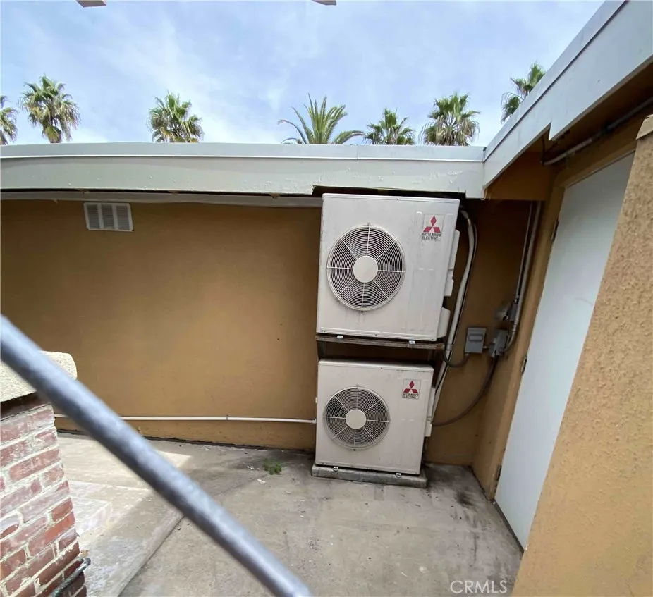1331 Atlantic Avenue Long Beach, CA 90813