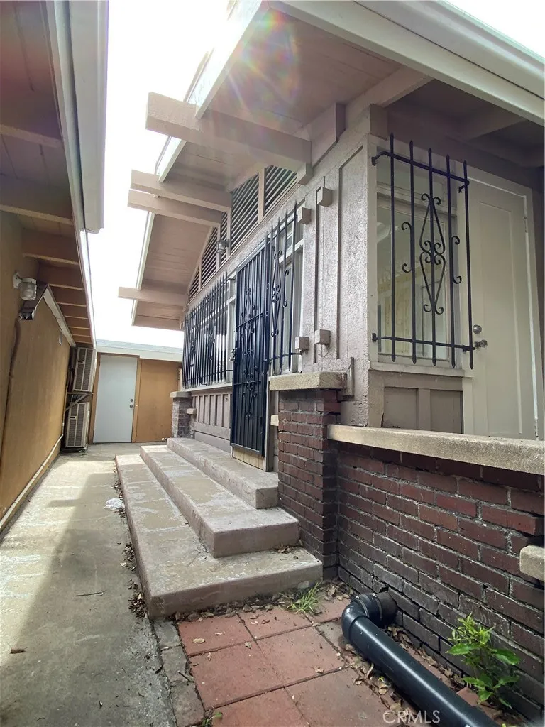 1331 Atlantic Avenue Long Beach, CA 90813