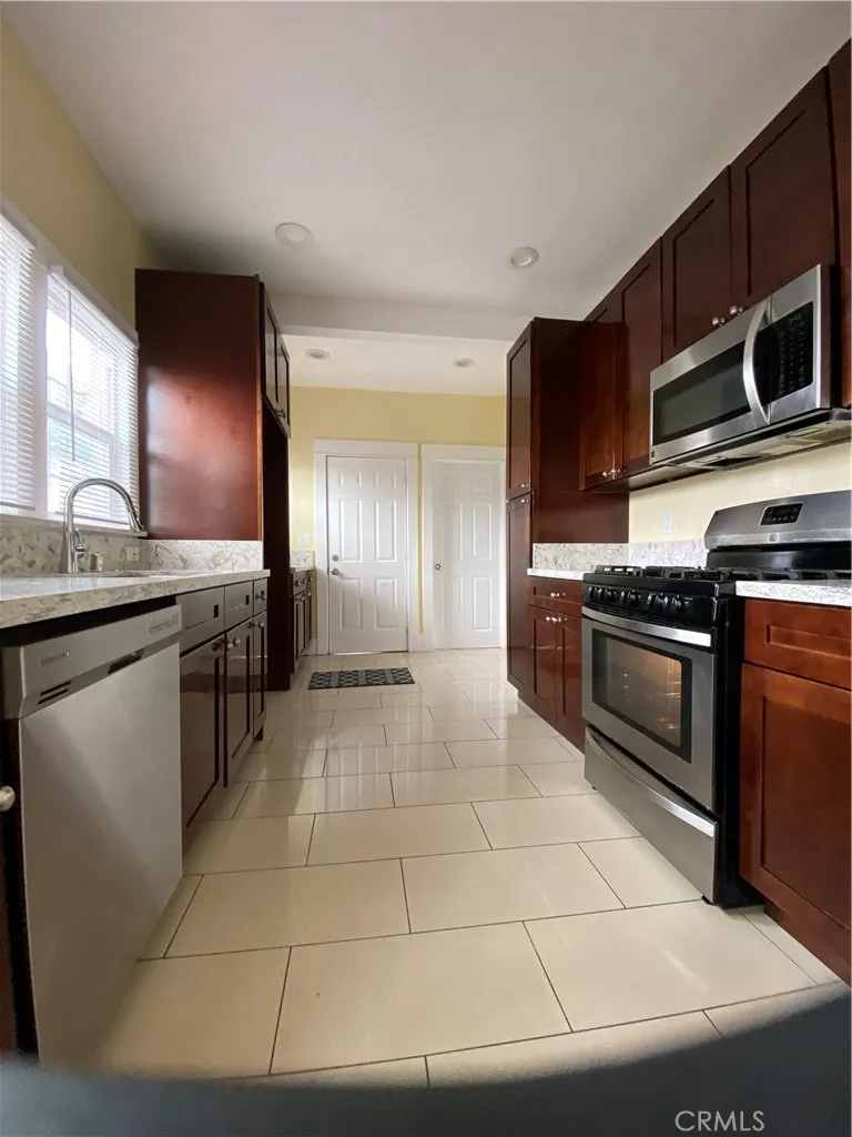 1331 Atlantic Avenue Long Beach, CA 90813